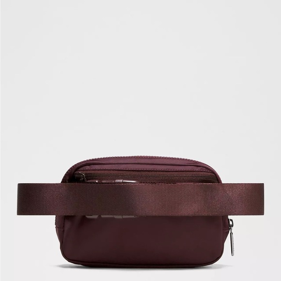 Lululemon Everywhere Belt Bag 1L- Goodnight Plum - Picture 4 of 6